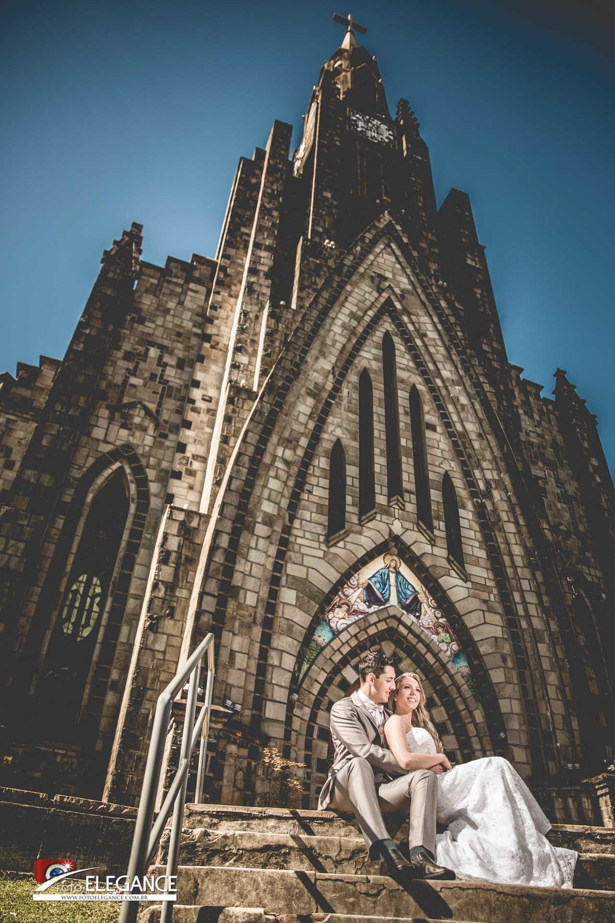 fotos de casal na igreja em gramado