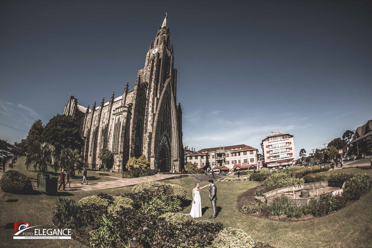 fotos de casal na igreja em gramado