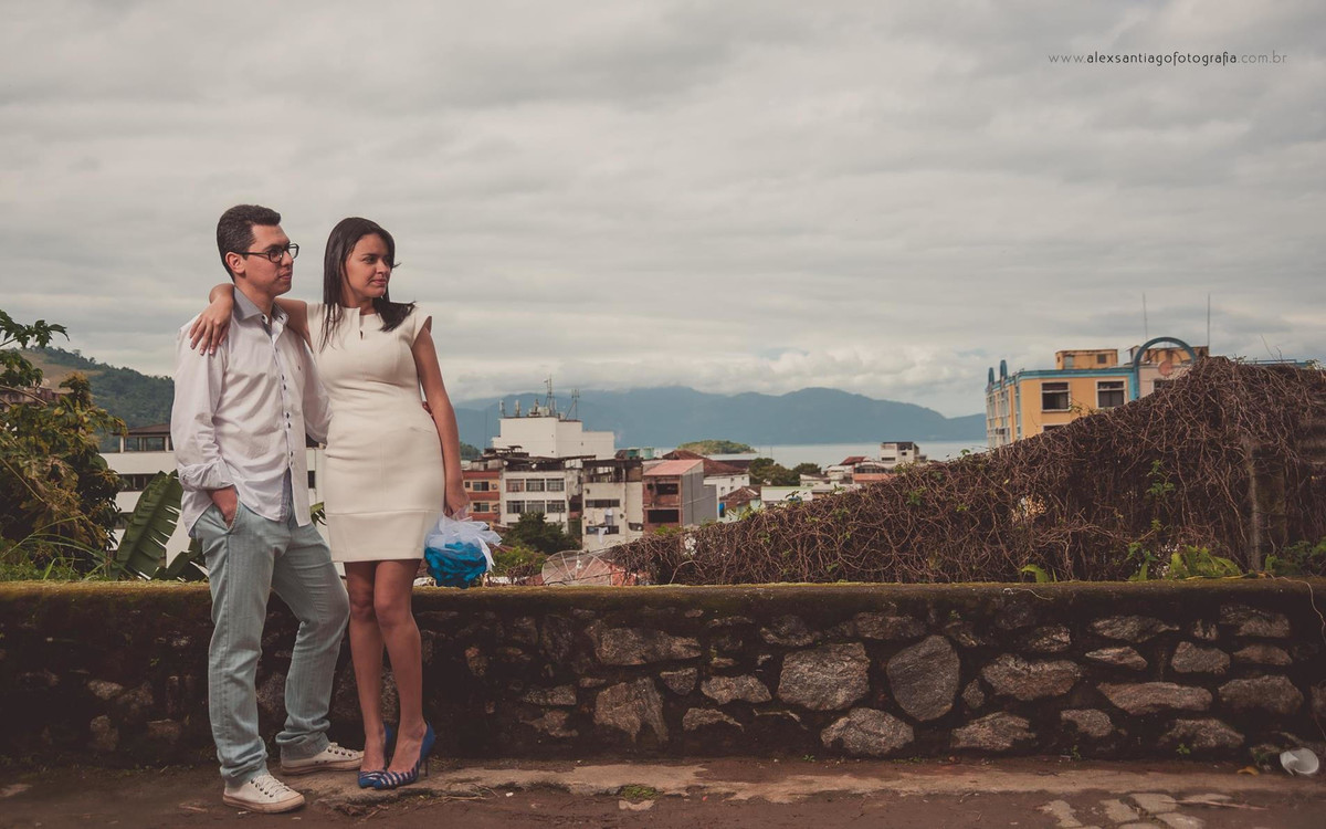 vista de angra dos reis, convento são bernardino de sena, casamento de dia paraty, casamento na rua, cortejo dos noivos, noivos no convento são bernardino de sena