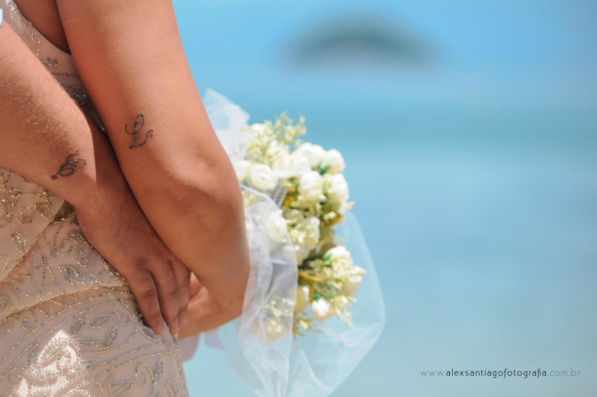buque casamento chuvisco, buque casamento paraty, buque casamento angra dos reis, buque simple para noiva, tatuagem de casal, tatuagem casamento,