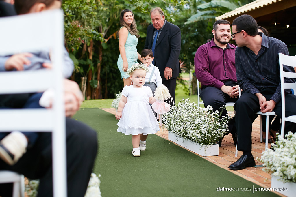 Cerimônia de Casamento, Estância Biguaçu, Casamento ao ar livre, entrada da daminha; Fotógrafo de casamento em Florianópolis