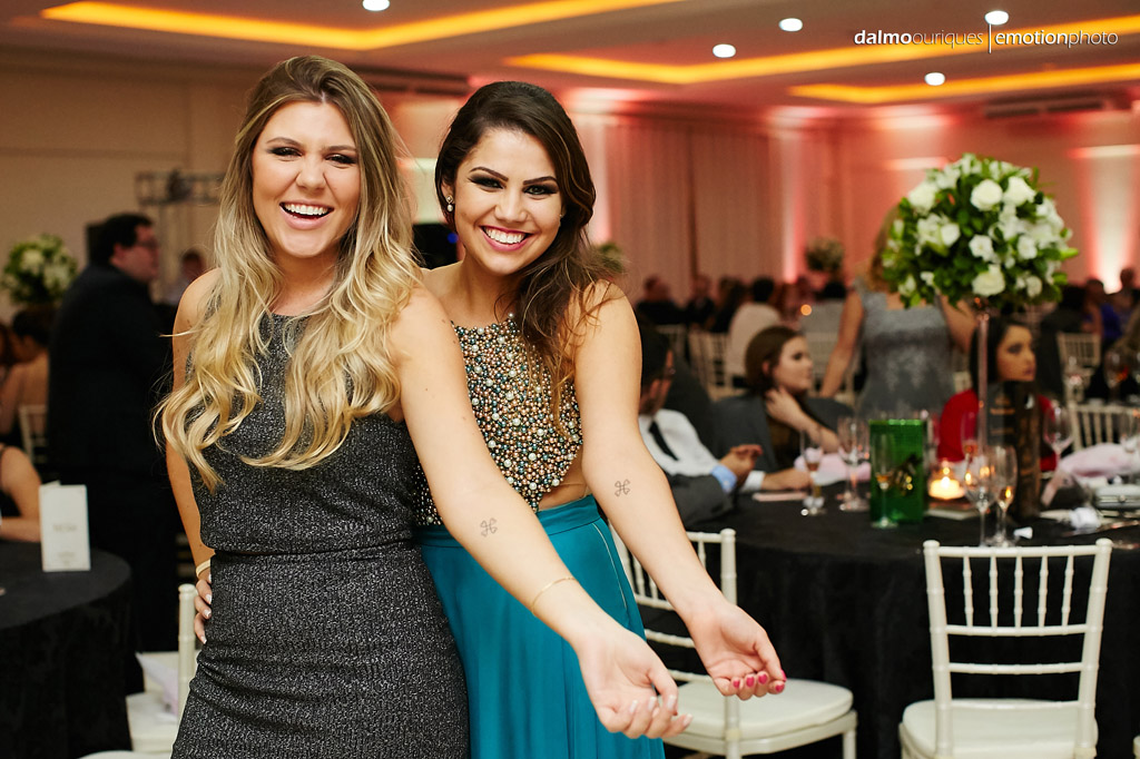 Jantar de Formatura; Formatura de Medicina; formandos comemorando