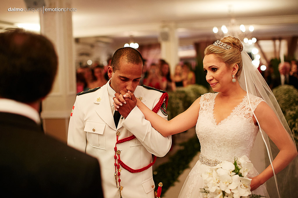 Fotógrafo de Casamento em Florianópolis; Alameda Casa Rosa; Cerimônia de Casamento; casando de farda