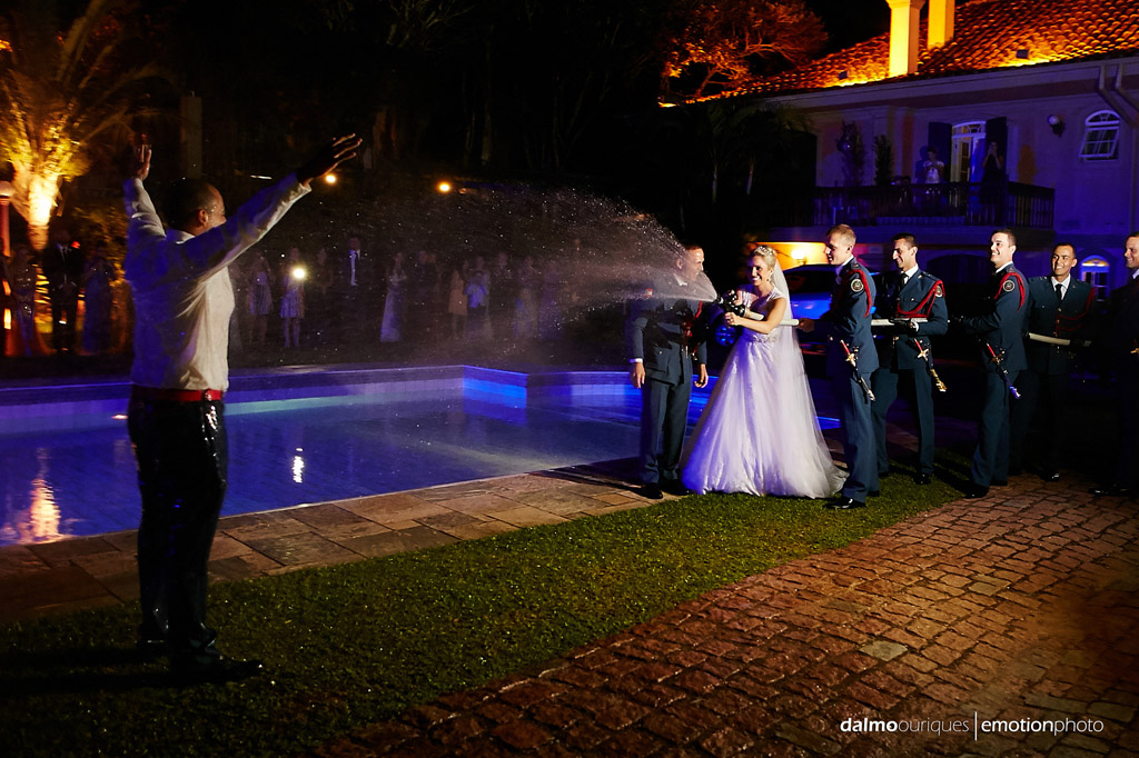 Fotógrafo de Casamento em Florianópolis; Alameda Casa Rosa; sessão de fotos; ensaio de casal; banho de mangueira