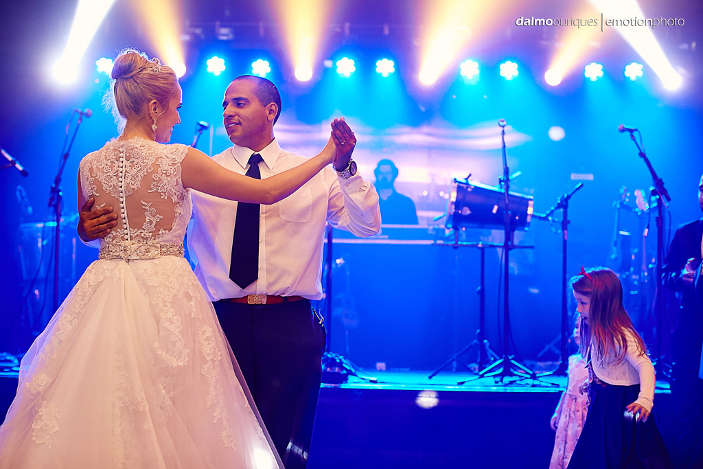 Fotografia de Casamento em Florianópolis; Festa de casamento; Alameda Casa Rosa; dança dos noivos