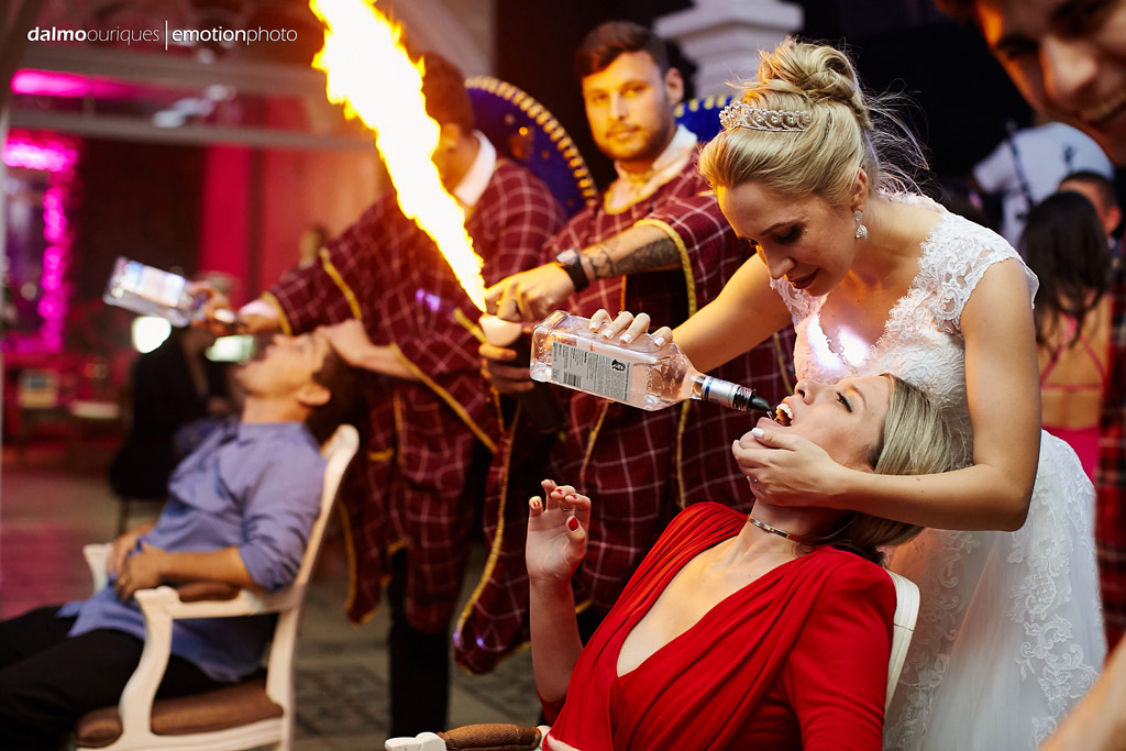 Fotografia de Casamento em Florianópolis; Festa de casamento; Alameda Casa Rosa, noiva tequileira