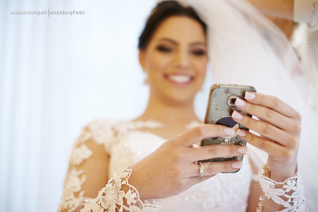 Making of da noiva; noiva feliz; fotógrafo de casamento Florianópolis
