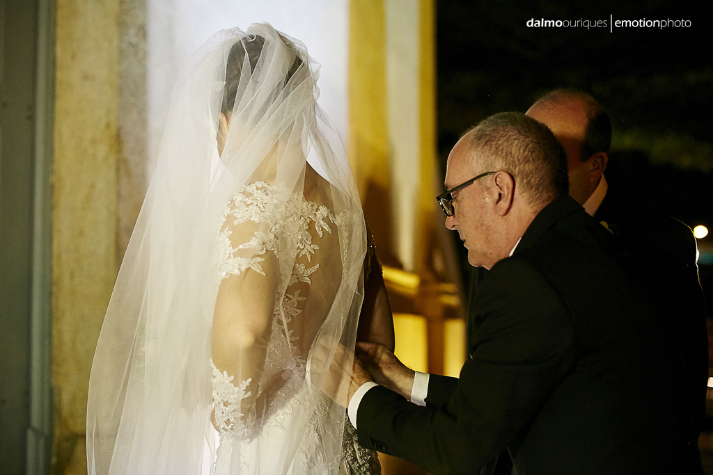 Casamento em Florianópolis, fotografia de Casamento em Florianópolis; Santo Antônio; igreja do casamento; entrada da noiva; últimos preparativos; leal ventura; cerimonial arrumando a noiva
