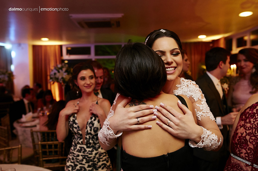festa do casamento; fotos descontraídas do casamento; fotos com emoção; fotógrafo de casamento Florianópolis
