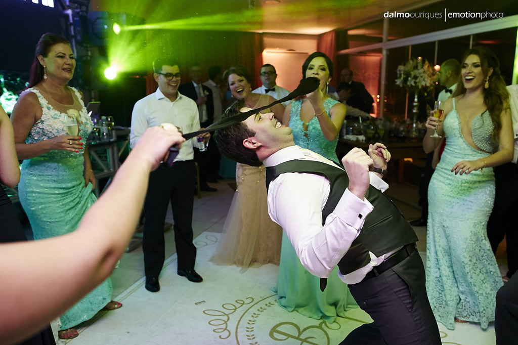 festa do casamento; fotos descontraídas do casamento; fotógrafo de casamento Florianópolis