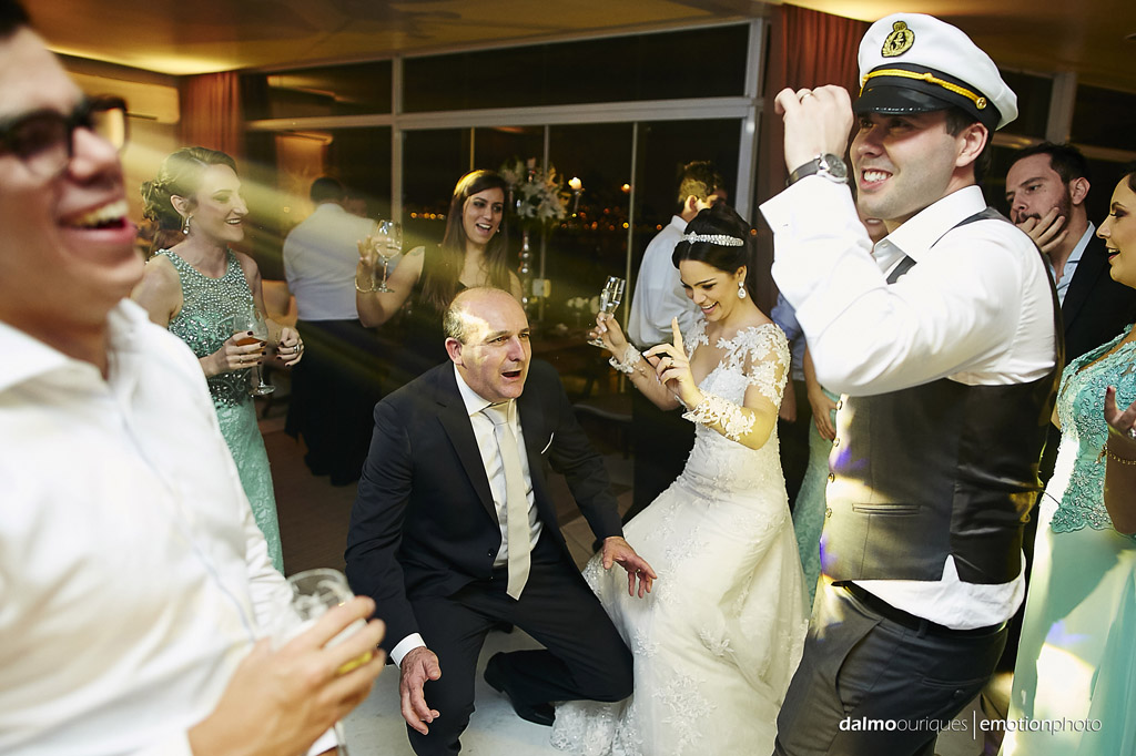 festa do casamento; fotos descontraídas do casamento; fotografia de casamento em Florianópolis
