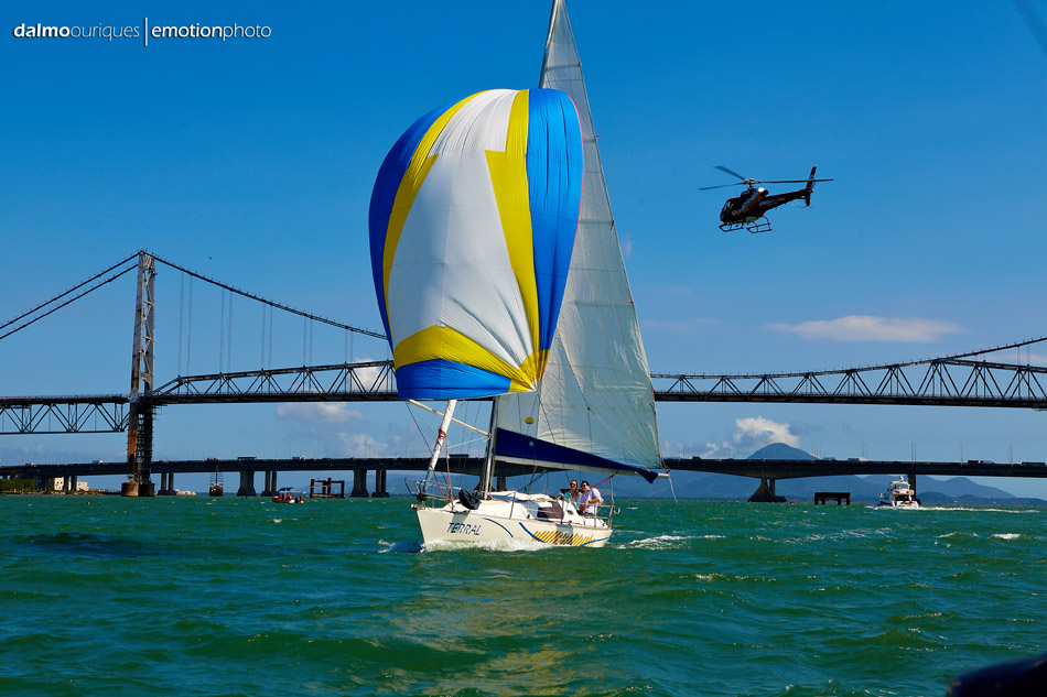 ensaio de casal de barco; ensaio de casal; ensaio de casal em florianopolis; pre wedding em florianopolis; pre wedding;