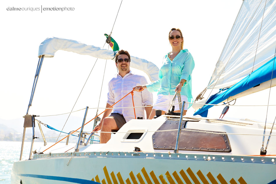 ensaio de casal de barco; ensaio de casal; ensaio de casal em florianopolis; pre wedding em florianopolis; pre wedding;