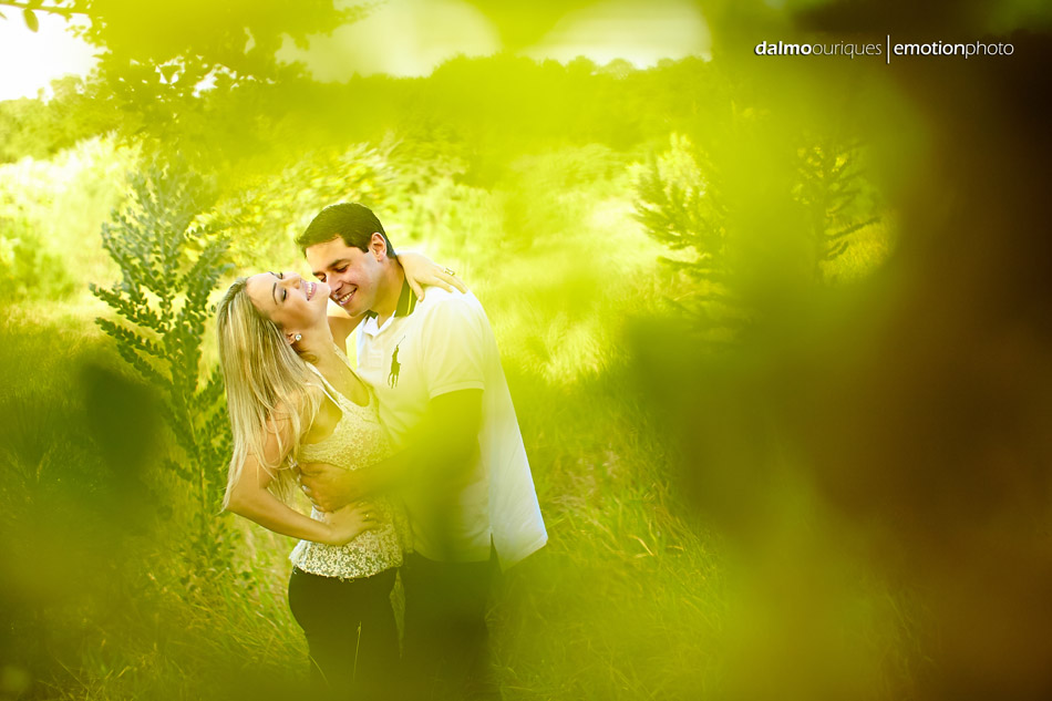 pre wedding em florianopolis; ensaio de casal em florianopolis; ensaio em florianopolis; fotografia de casal; pre wedding; florianopolis; ensaio do rio vermelho