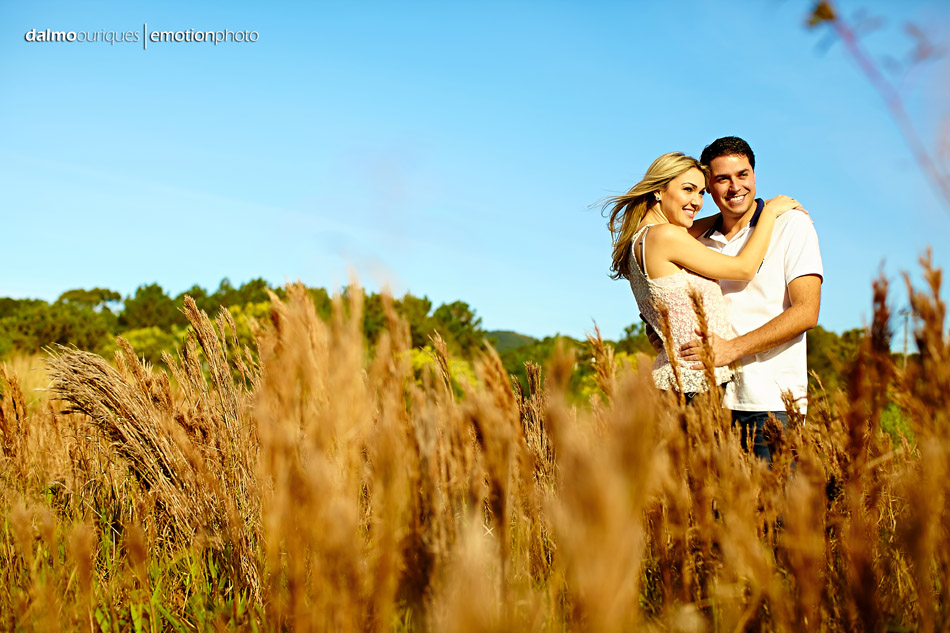 pre wedding em florianopolis; ensaio de casal em florianopolis; ensaio em florianopolis; fotografia de casal; pre wedding; florianopolis; ensaio do rio vermelho