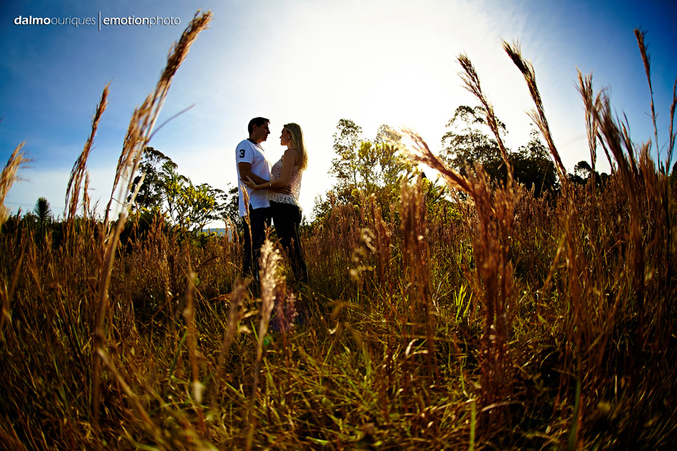 pre wedding em florianopolis; ensaio de casal em florianopolis; ensaio em florianopolis; fotografia de casal; pre wedding; florianopolis; ensaio do rio vermelho