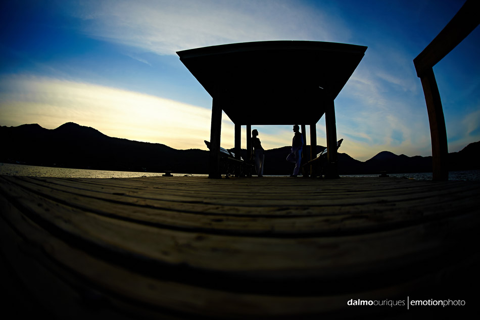 pre wedding em florianopolis; ensaio de casal em florianopolis; ensaio em florianopolis; fotografia de casal; pre wedding; florianopolis; ensaio do rio vermelho