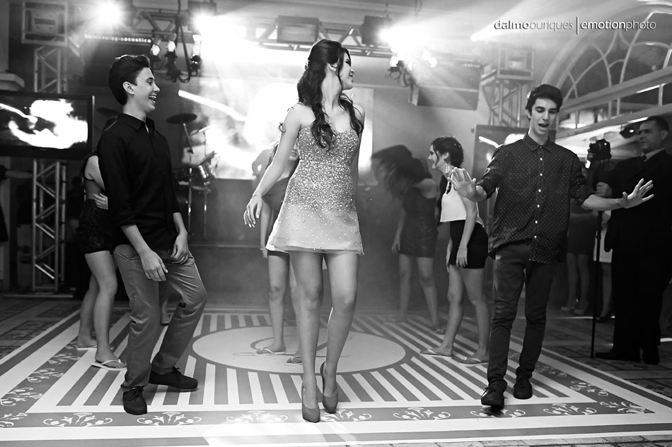 aniversario de 15 anos; fotografia de 15 anos; fotografo de 15 anos; alameda casa rosa; 15 anos na alameda casa rosa; fotos diferentes de 15 anos; como fazer uma festa de 15 anos