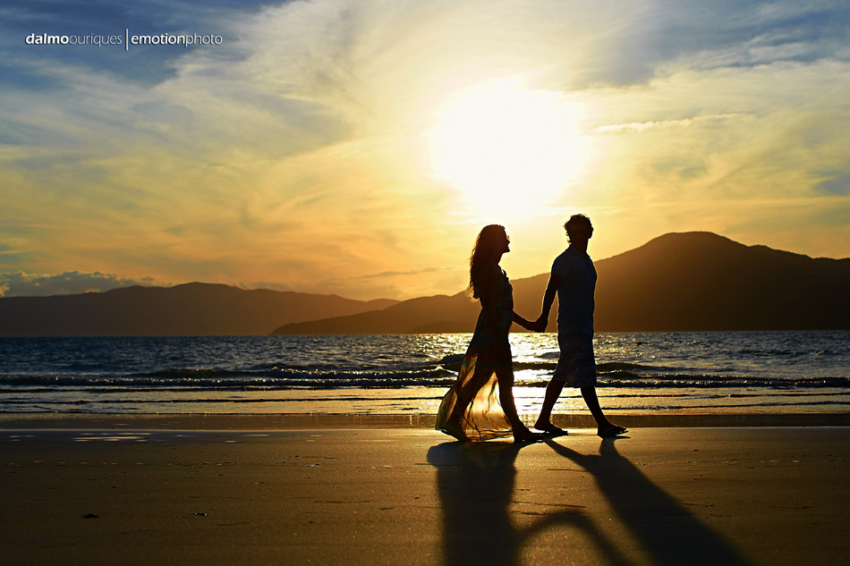pre wedding em florianopolis; ensaio de casal em florianopolis; ensaio em florianopolis; fotografia de casal; pre wedding; florianopolis; ensaio em jurere internacional; ensaio na praia