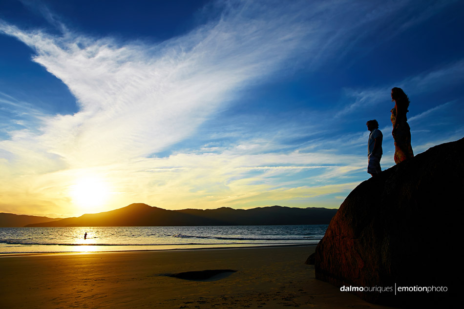 pre wedding em florianopolis; ensaio de casal em florianopolis; ensaio em florianopolis; fotografia de casal; pre wedding; florianopolis; ensaio em jurere internacional; ensaio na praia