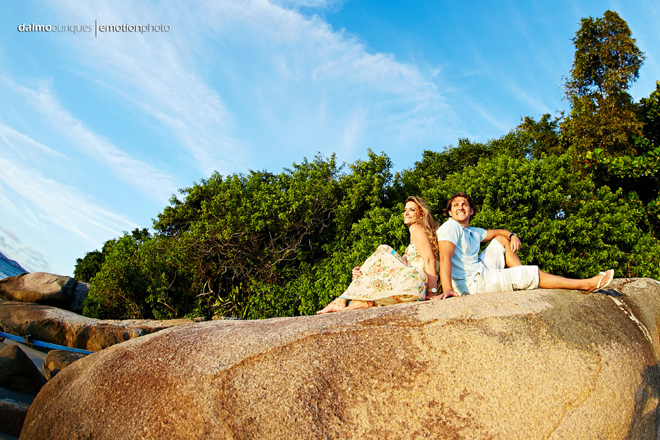 pre wedding em florianopolis; ensaio de casal em florianopolis; ensaio em florianopolis; fotografia de casal; pre wedding; florianopolis; ensaio em jurere internacional; ensaio na praia