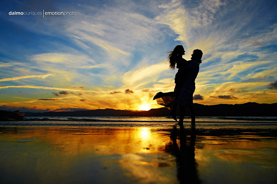 pre wedding em florianopolis; ensaio de casal em florianopolis; ensaio em florianopolis; fotografia de casal; pre wedding; florianopolis; ensaio em jurere internacional; ensaio na praia
