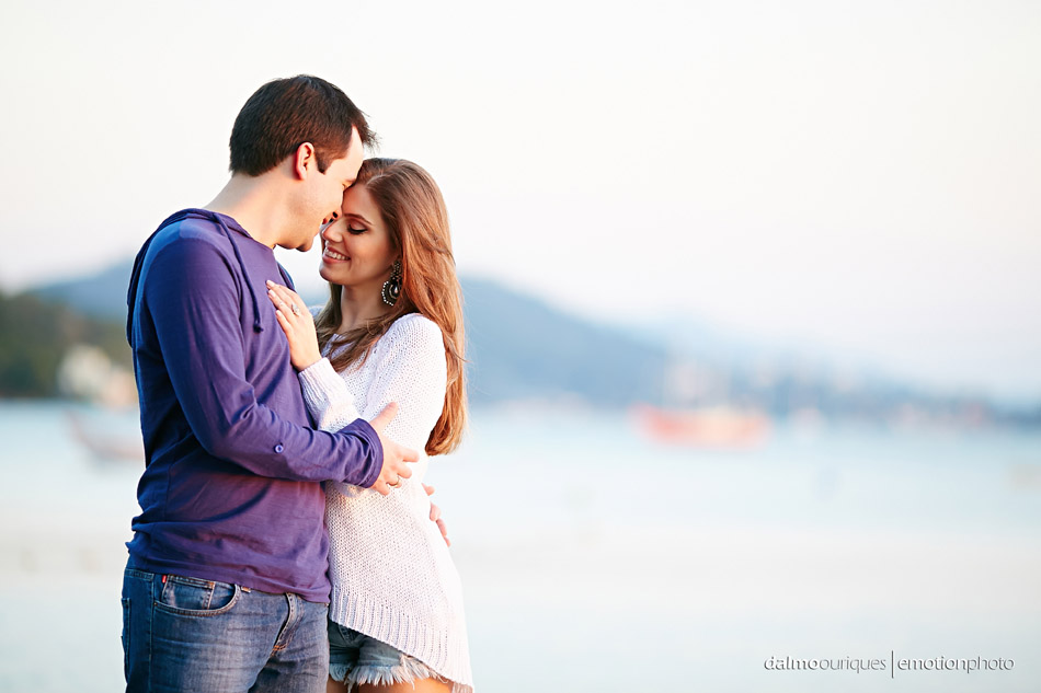 pre wedding em florianopolis; ensaio de casal em florianopolis; ensaio em florianopolis; fotografia de casal; pre wedding; florianopolis; ensaio na praia