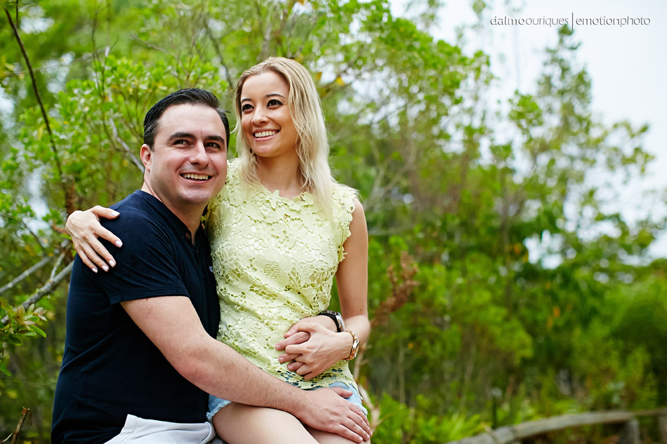pre wedding em florianopolis; ensaio de casal em florianopolis; ensaio de casal; fotografo de casamento em florianopolis; pre wedding na praia da armação; fotografia de casal