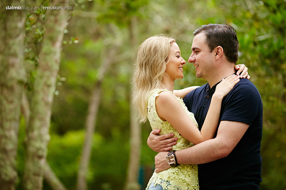 pre wedding em florianopolis; ensaio de casal em florianopolis; ensaio de casal; fotografo de casamento em florianopolis; pre wedding na praia da armação; fotografia de casal