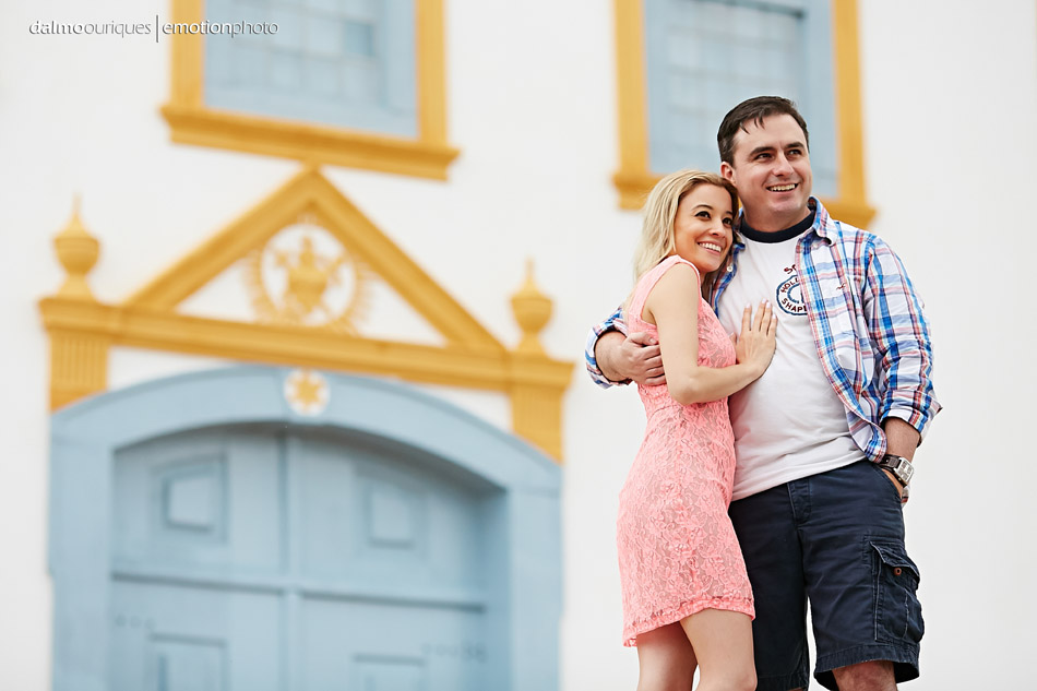 pre wedding em florianopolis; ensaio de casal em florianopolis; ensaio de casal; fotografo de casamento em florianopolis; pre wedding na praia da armação; fotografia de casal