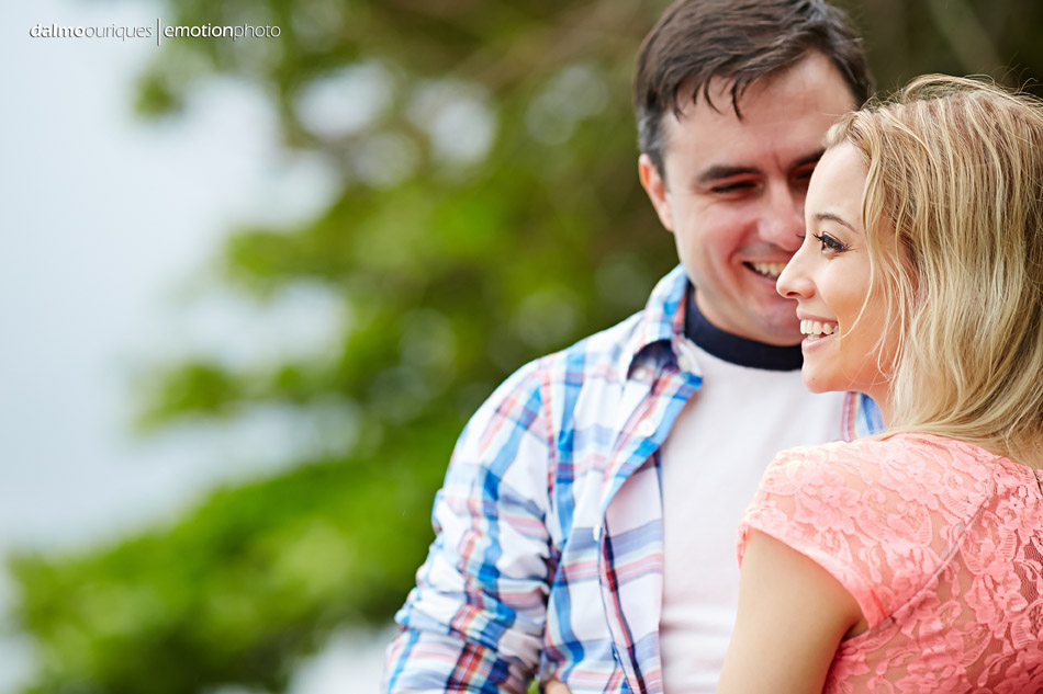 pre wedding em florianopolis; ensaio de casal em florianopolis; ensaio de casal; fotografo de casamento em florianopolis; pre wedding na praia da armação; fotografia de casal