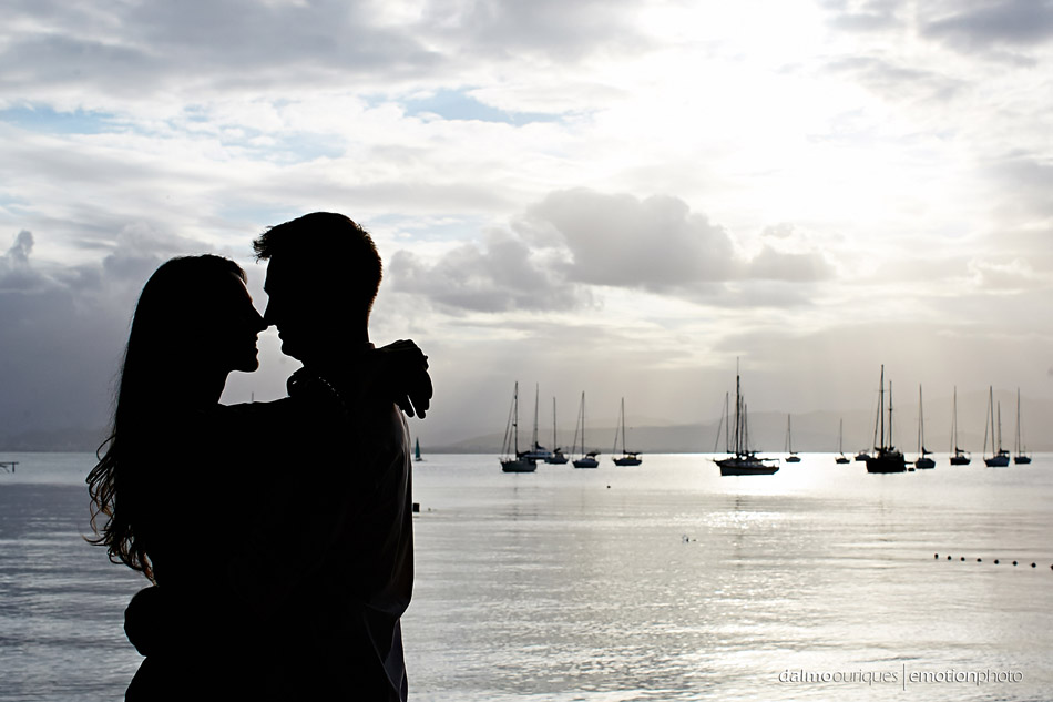 pre wedding em florianopolis; ensaio de casal em florianopolis; ensaio de casal; fotografo de casamento em florianopolis; pre wedding na praia da armação; fotografia de casal