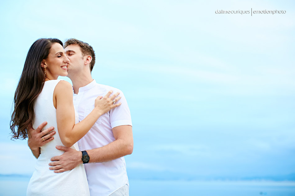 pre wedding em florianopolis; ensaio de casal em florianopolis; ensaio de casal; fotografo de casamento em florianopolis; pre wedding na praia da armação; fotografia de casal