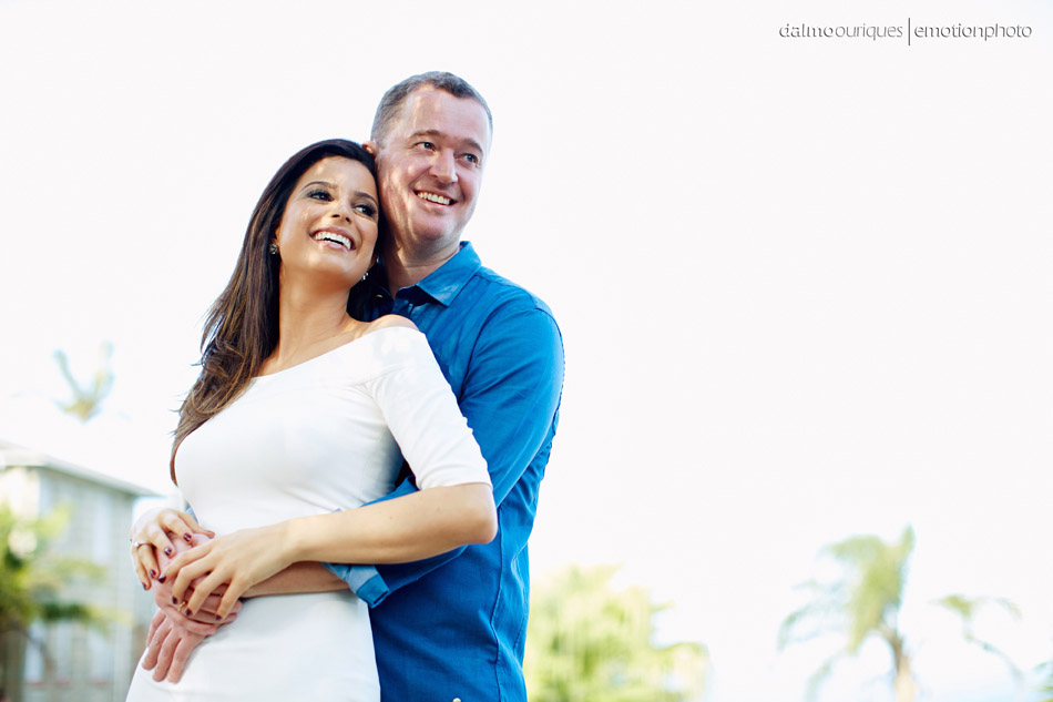 pre wedding em florianopolis; ensaio de casal em florianopolis; ensaio de casal; fotografo de casamento em florianopolis; pre wedding na praia da armação; fotografia de casal