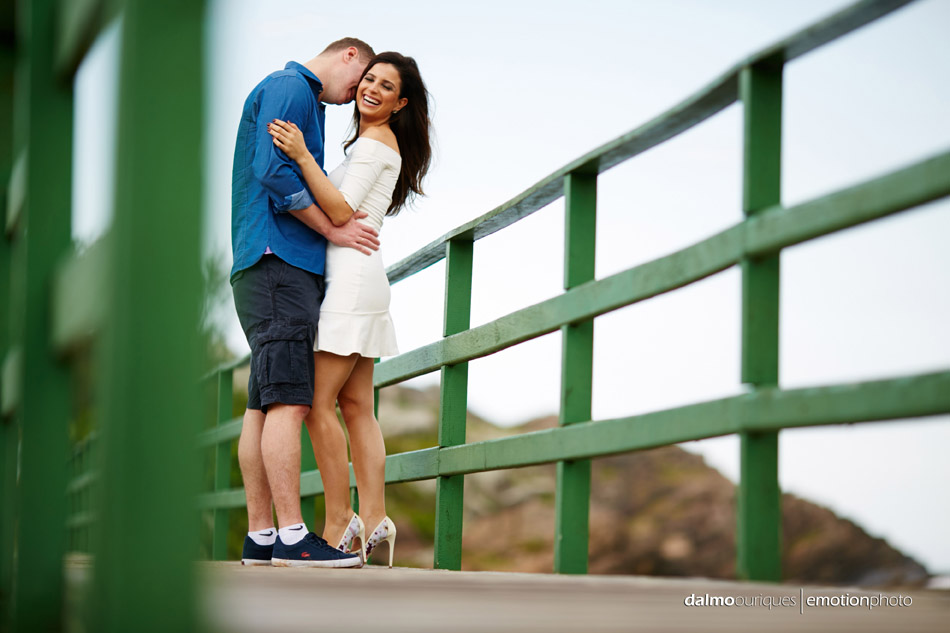 pre wedding em florianopolis; ensaio de casal em florianopolis; ensaio de casal; fotografo de casamento em florianopolis; pre wedding na praia da armação; fotografia de casal