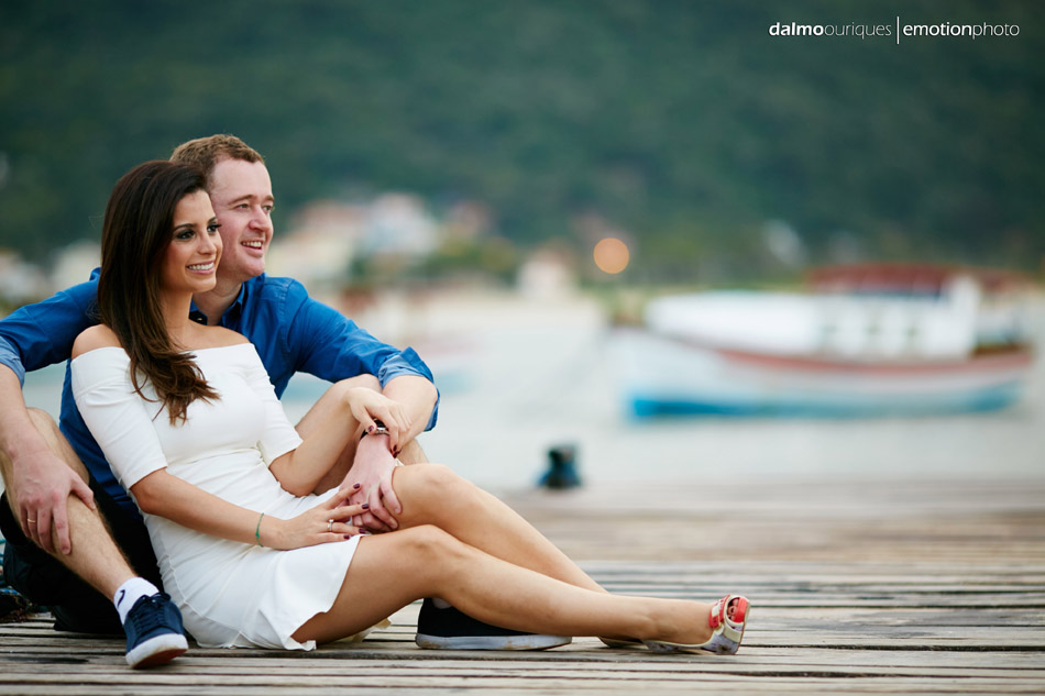 pre wedding em florianopolis; ensaio de casal em florianopolis; ensaio de casal; fotografo de casamento em florianopolis; pre wedding na praia da armação; fotografia de casal