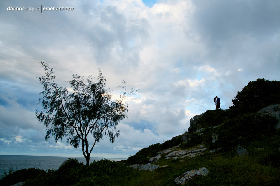 pre wedding em florianopolis; ensaio de casal em florianopolis; ensaio de casal; fotografo de casamento em florianopolis; pre wedding na praia da armação; fotografia de casal