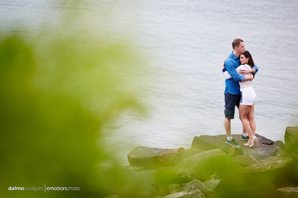 pre wedding em florianopolis; ensaio de casal em florianopolis; ensaio de casal; fotografo de casamento em florianopolis; pre wedding na praia da armação; fotografia de casal