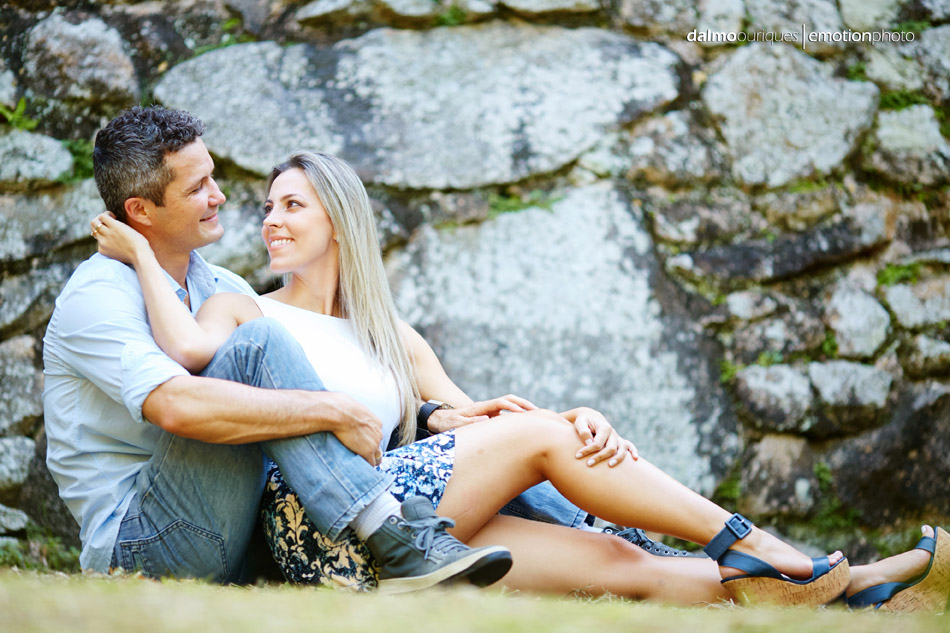 pre wedding em florianopolis; ensaio de casal em florianopolis; ensaio de casal; fotografo de casamento em florianopolis; pre wedding na praia da armação; fotografia de casal