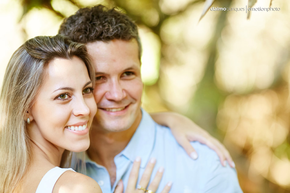pre wedding em florianopolis; ensaio de casal em florianopolis; ensaio de casal; fotografo de casamento em florianopolis; pre wedding na praia da armação; fotografia de casal