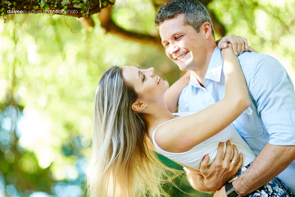 pre wedding em florianopolis; ensaio de casal em florianopolis; ensaio de casal; fotografo de casamento em florianopolis; pre wedding na praia da armação; fotografia de casal