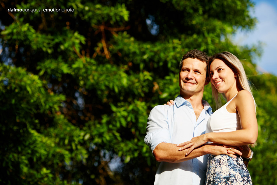 pre wedding em florianopolis; ensaio de casal em florianopolis; ensaio de casal; fotografo de casamento em florianopolis; pre wedding na praia da armação; fotografia de casal