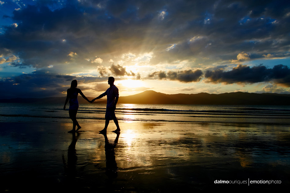 pre wedding em florianopolis; ensaio de casal em florianopolis; ensaio de casal; fotografo de casamento em florianopolis; pre wedding na praia da armação; fotografia de casal