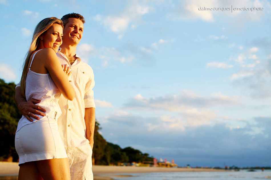 pre wedding em florianopolis; ensaio de casal em florianopolis; ensaio de casal; fotografo de casamento em florianopolis; pre wedding na praia da armação; fotografia de casal