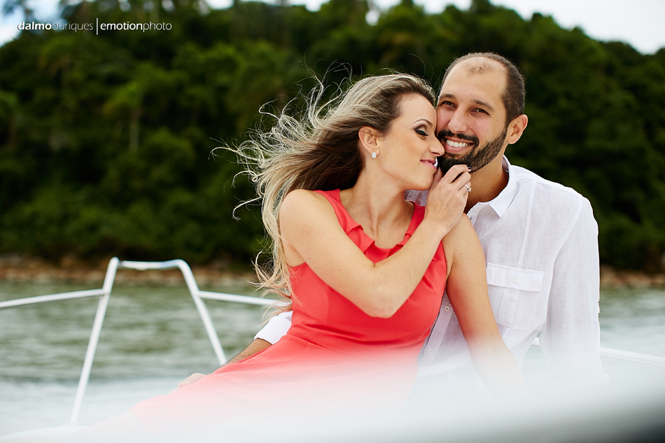 pre wedding em florianopolis; ensaio de casal em florianopolis; ensaio em florianopolis; fotografia de casal; pre wedding; florianopolis; ensaio de barco; ensaio de casal do barco