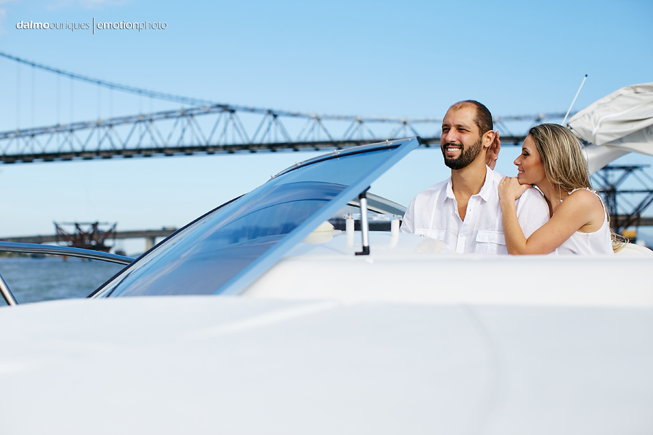pre wedding em florianopolis; ensaio de casal em florianopolis; ensaio em florianopolis; fotografia de casal; pre wedding; florianopolis; ensaio de barco; ensaio de casal do barco