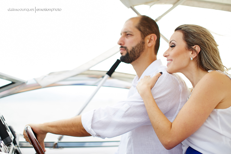 pre wedding em florianopolis; ensaio de casal em florianopolis; ensaio em florianopolis; fotografia de casal; pre wedding; florianopolis; ensaio de barco; ensaio de casal do barco