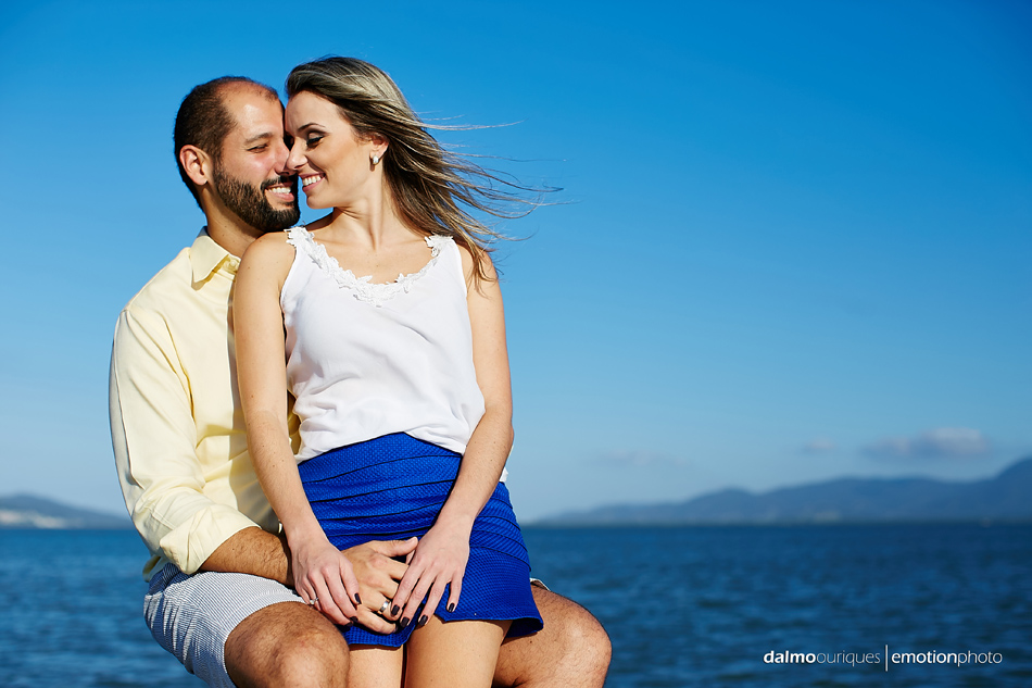 pre wedding em florianopolis; ensaio de casal em florianopolis; ensaio em florianopolis; fotografia de casal; pre wedding; florianopolis; ensaio de barco; ensaio de casal do barco