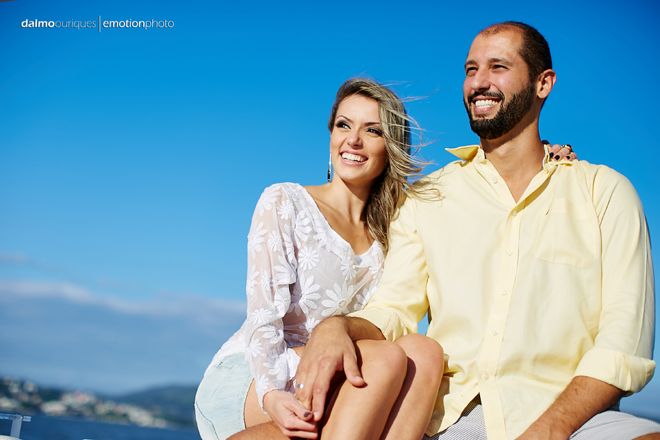 pre wedding em florianopolis; ensaio de casal em florianopolis; ensaio em florianopolis; fotografia de casal; pre wedding; florianopolis; ensaio de barco; ensaio de casal do barco
