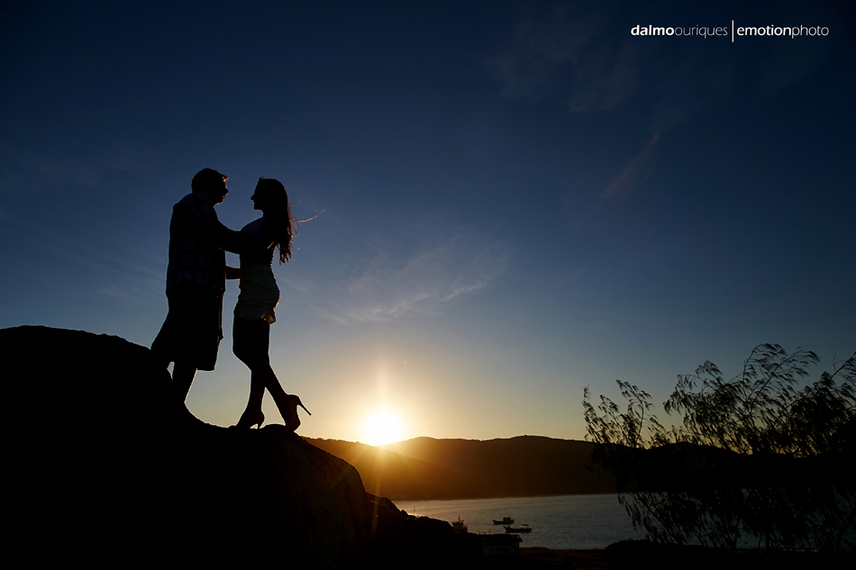 pre wedding em florianopolis; ensaio de casal em florianopolis; ensaio de casal; fotografo de casamento em florianopolis; pre wedding na praia da armação; fotografia de casal